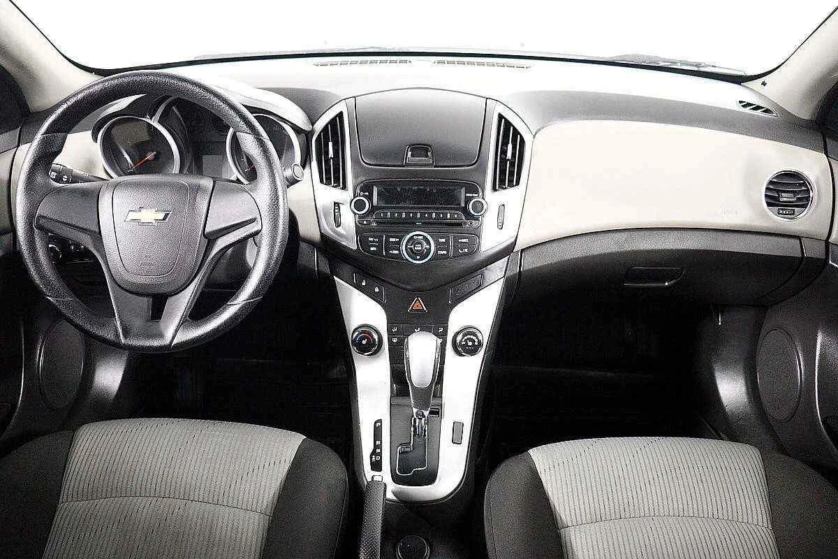 Chevrolet Cruze, Белый, 2014, Автоматическая, 109 л.с., цена от 590 550 руб.