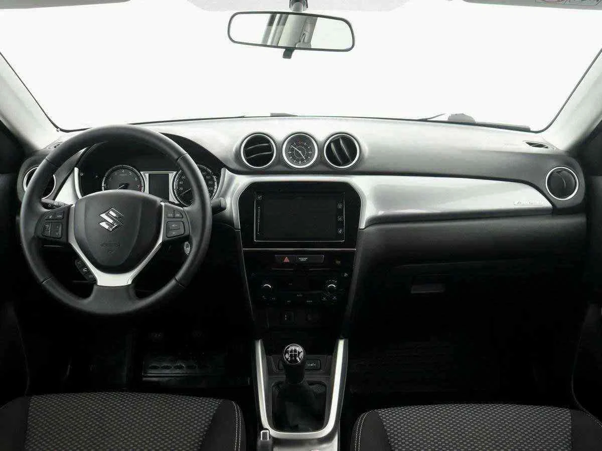 Suzuki Vitara, Белый, 2016, Механическая, 117 л.с., цена от 1 125 000 руб.