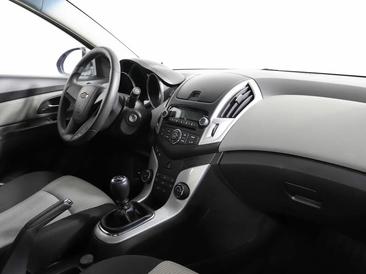 Chevrolet Cruze, Серебряный, 2014, Механическая, 109 л.с., цена от 464 000 руб.