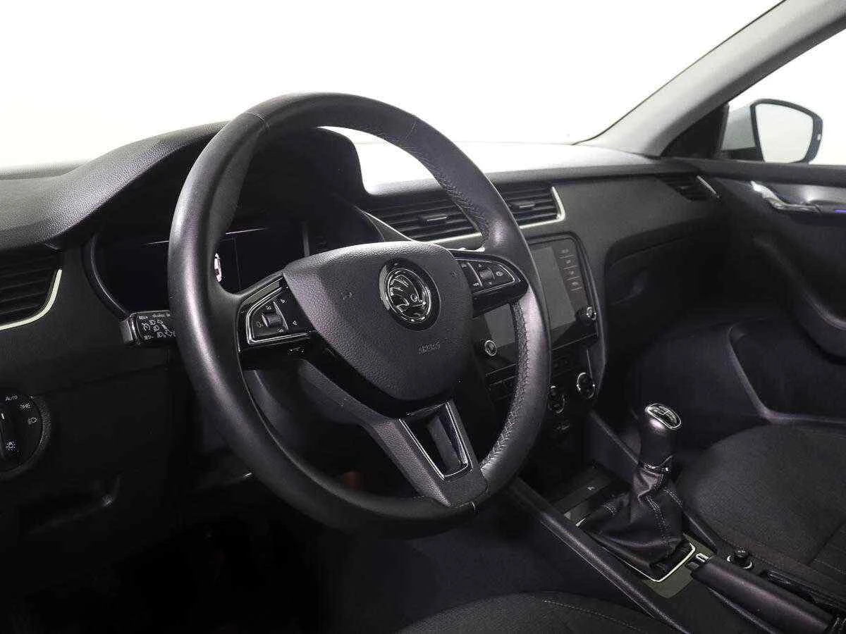Skoda Octavia, Белый, 2019, Робот, 150 л.с., цена от 1 226 000 руб.