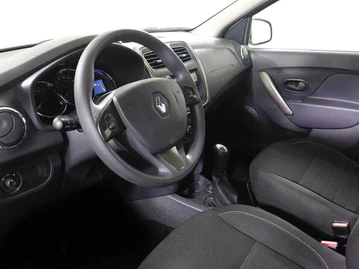Renault Sandero, Серебряный, 2017, Механическая, 82 л.с., цена от 450 000 руб.