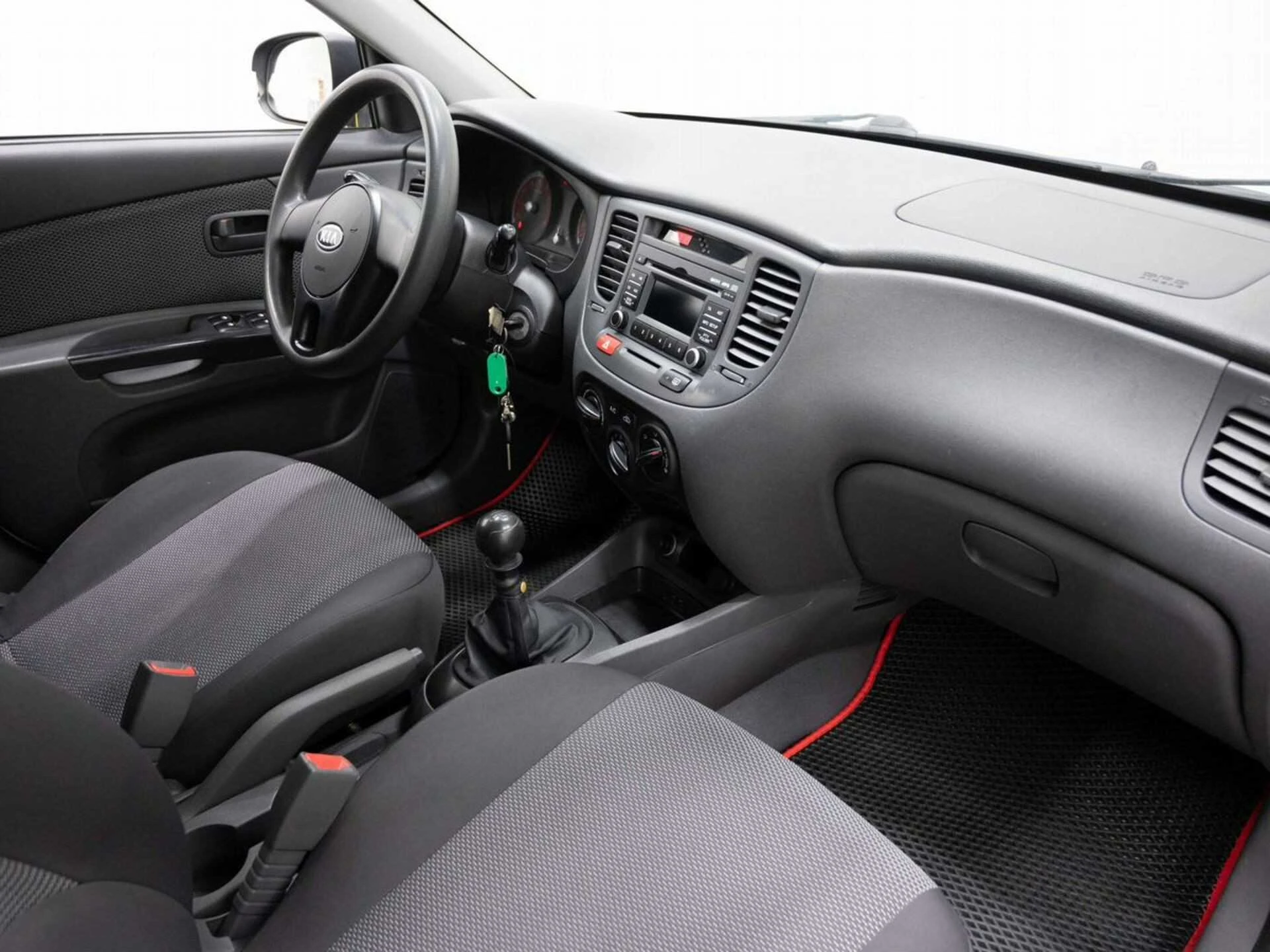 KIA RIO, Серебряный, 2011, Механическая, 95 л.с., цена от 352 000 руб.