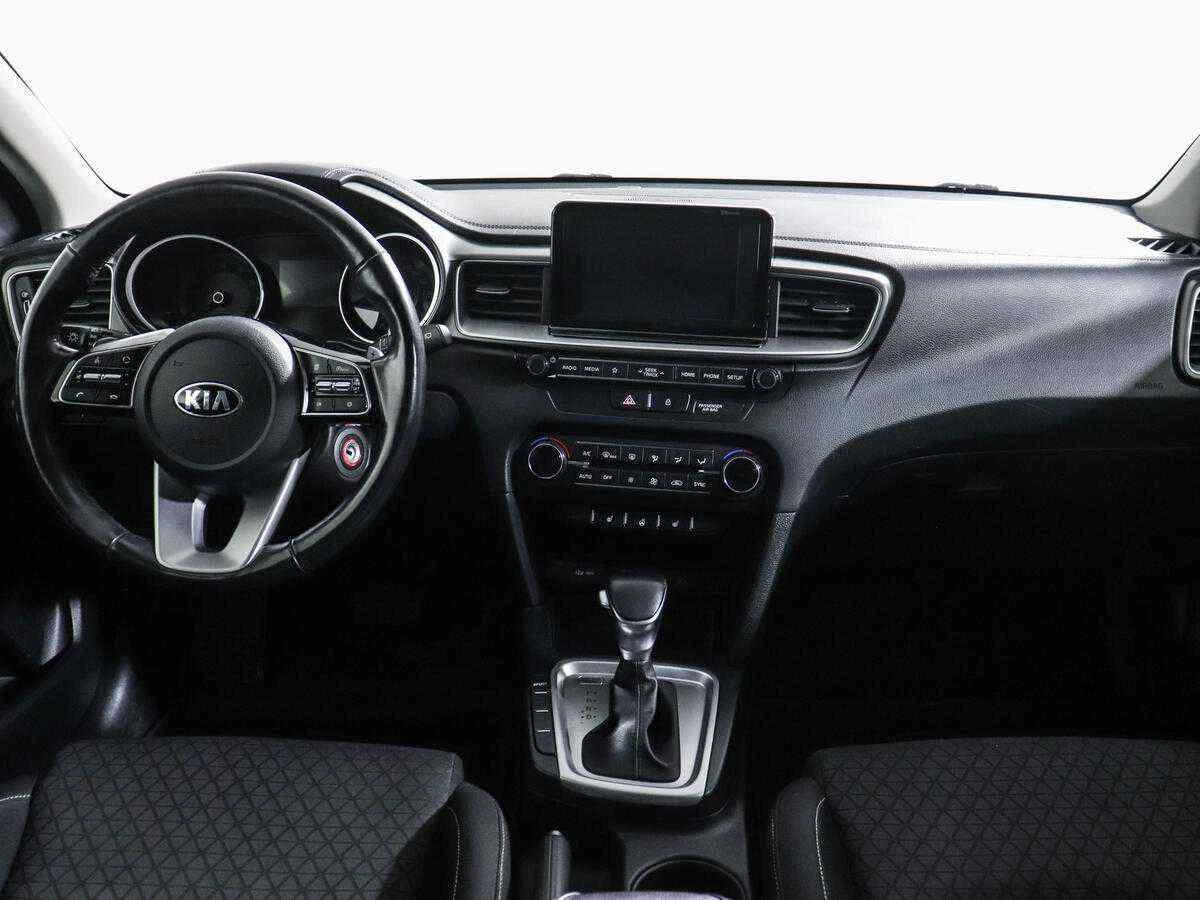 KIA Ceed, Синий, 2018, Робот, 140 л.с., цена от 1 140 000 руб.