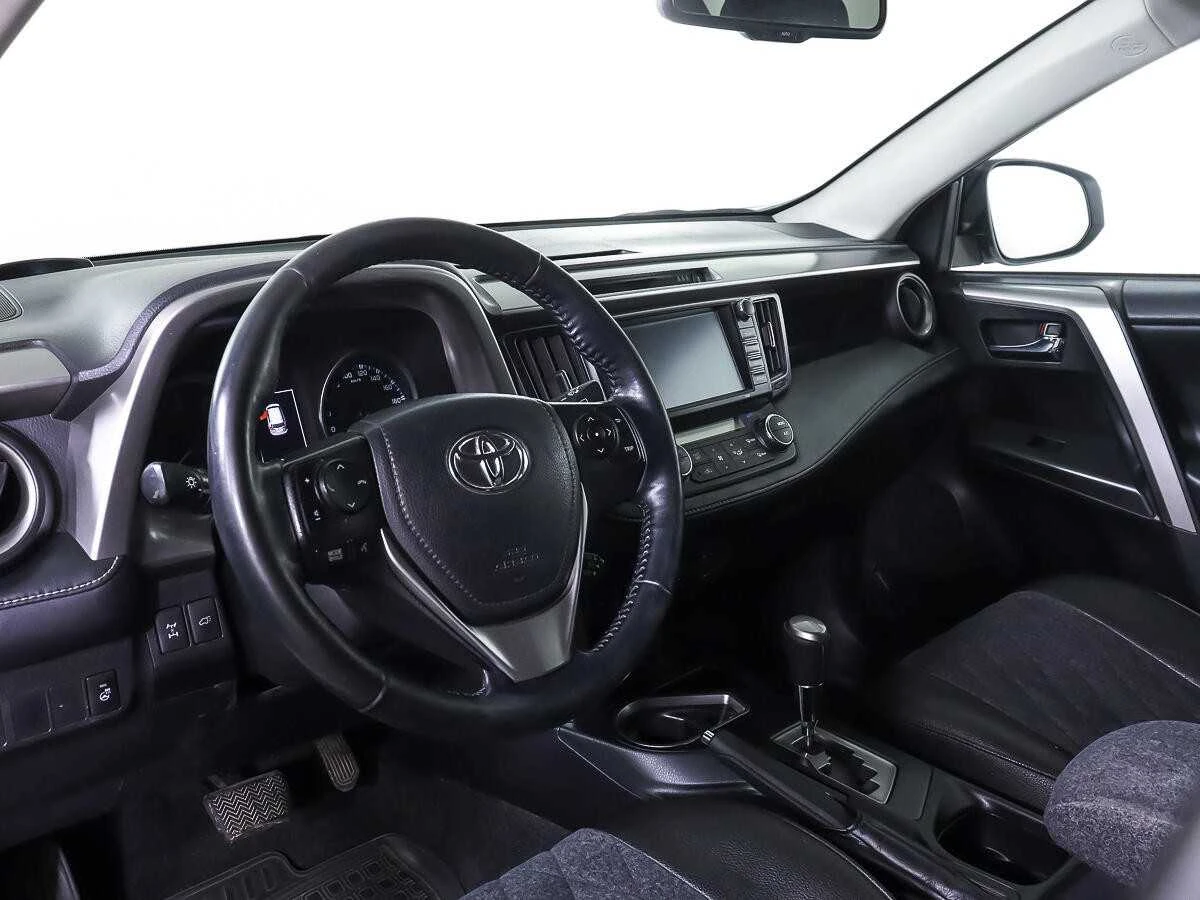 TOYOTA RAV4, Белый, 2018, Автоматическая, 180 л.с., цена от 2 040 000 руб.