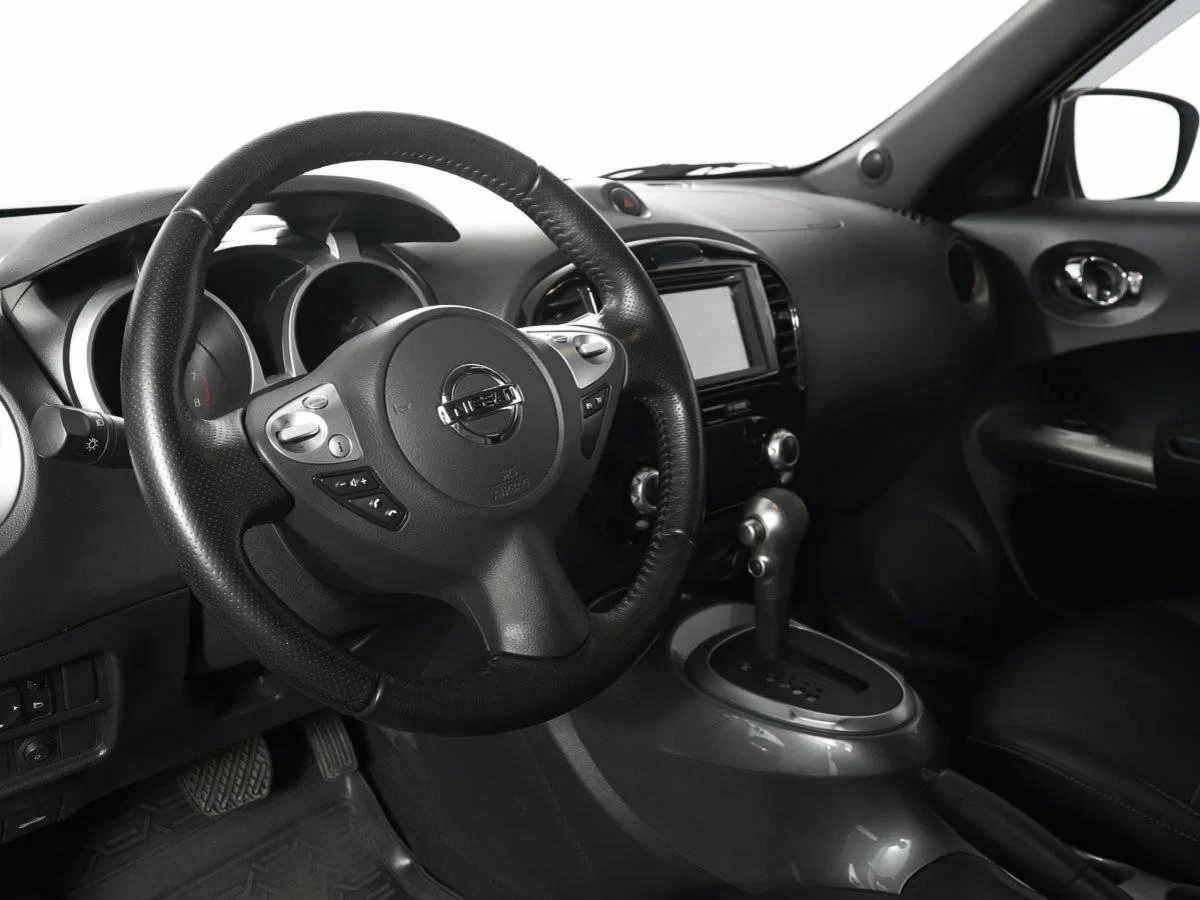Nissan Juke, Серебряный, 2015, Вариатор, 117 л.с., цена от 1 215 000 руб.