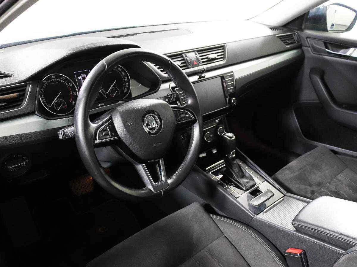 Skoda Superb, Синий, 2016, Робот, 150 л.с., цена от 880 000 руб.
