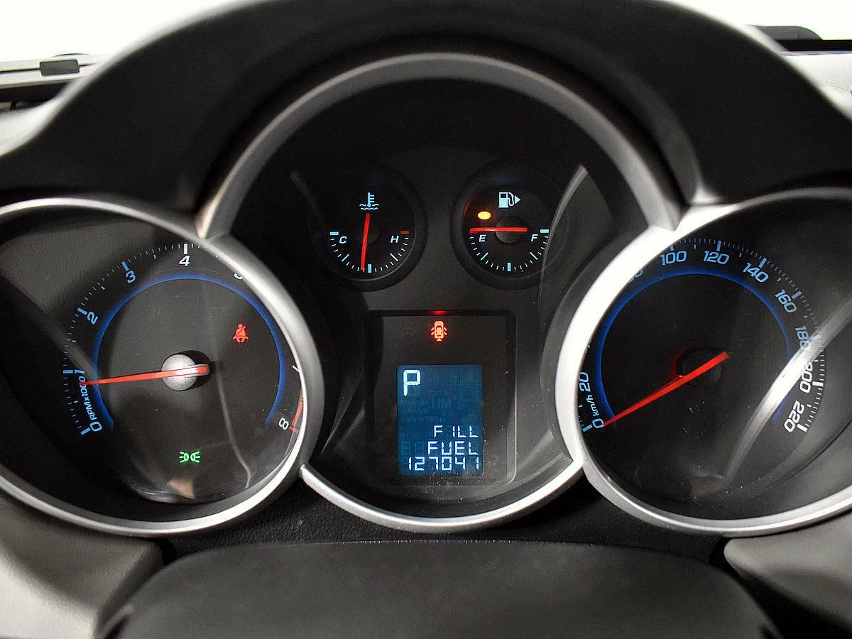 Chevrolet Cruze, Серебряный, 2014, Автоматическая, 109 л.с., цена от 442 600 руб.