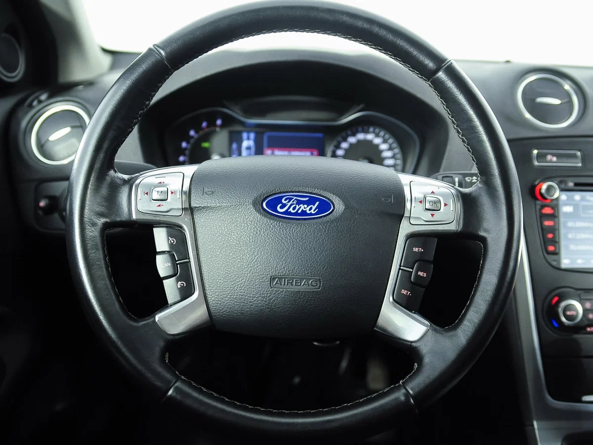 Ford Mondeo, Белый, 2014, Робот, 200 л.с., цена от 999 000 руб.
