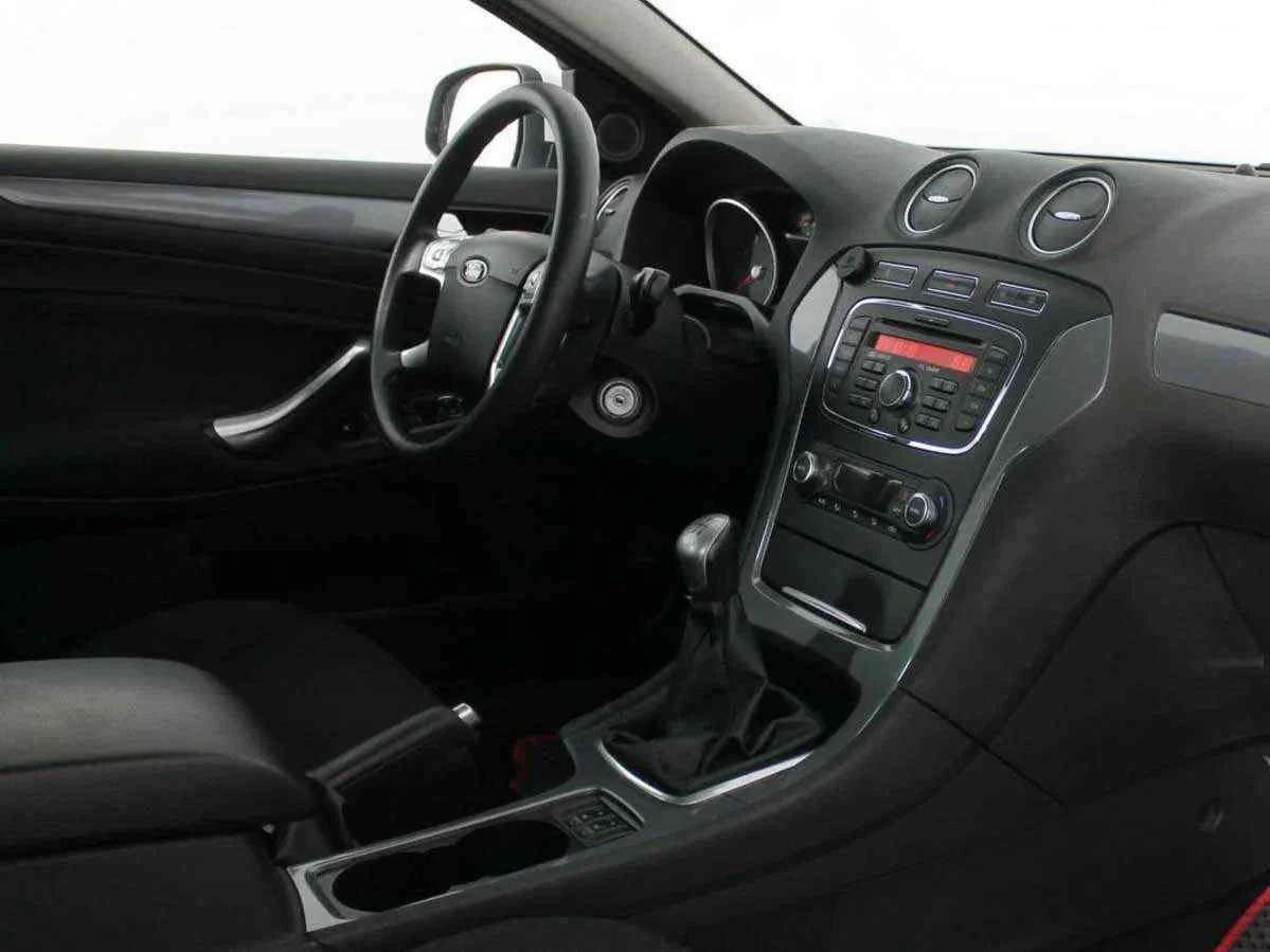 Ford Mondeo, Белый, 2014, Механическая, 120 л.с., цена от 715 000 руб.