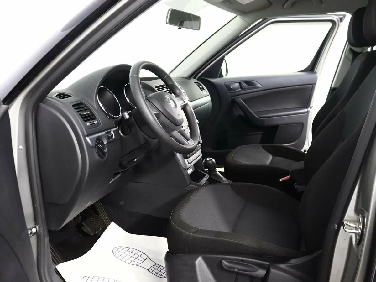 Skoda Yeti, Бежевый, 2016, Автоматическая, 110 л.с., цена от 1 095 000 руб.