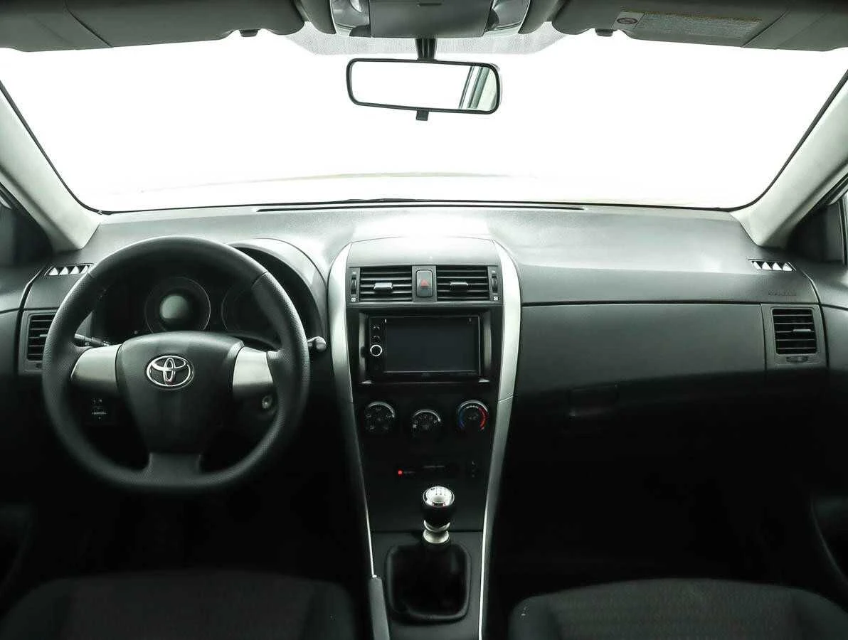 TOYOTA COROLLA, Серебряный, 2011, Механическая, 101 л.с., цена от 480 000 руб.