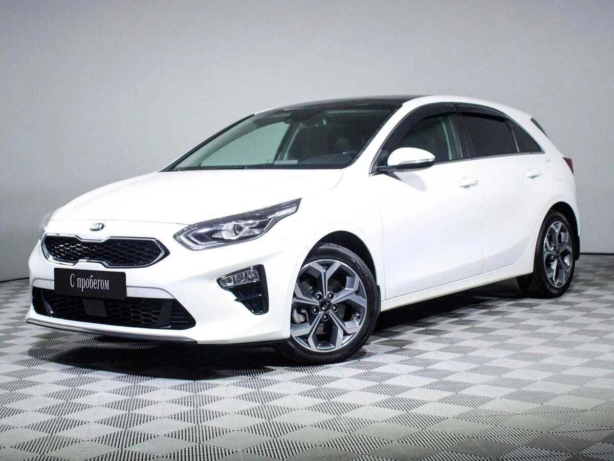 KIA CEED, Белый, 2018, Робот, 140 л.с., цена от 1 152 000 руб.