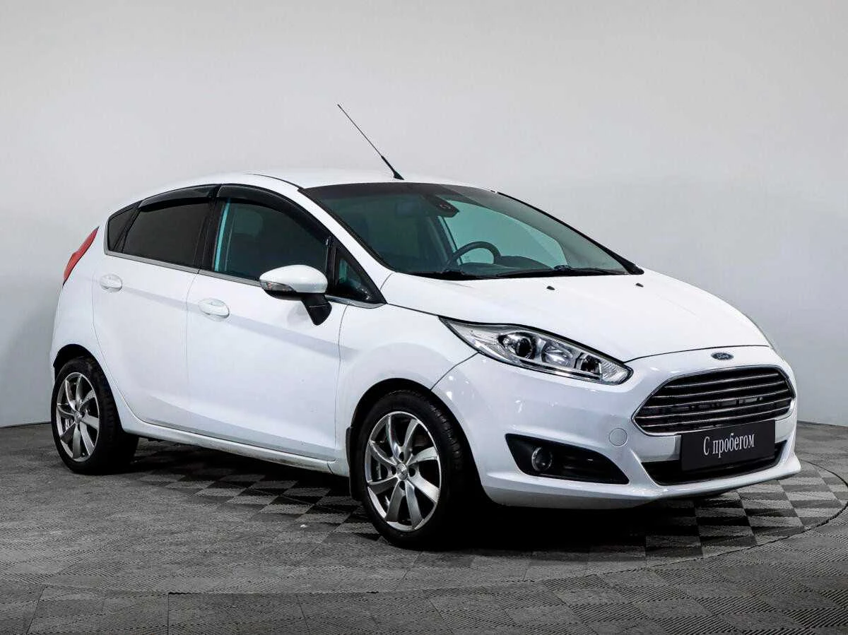 FORD FIESTA, Белый, 2015, Робот, 120 л.с., цена от 528 000 руб.