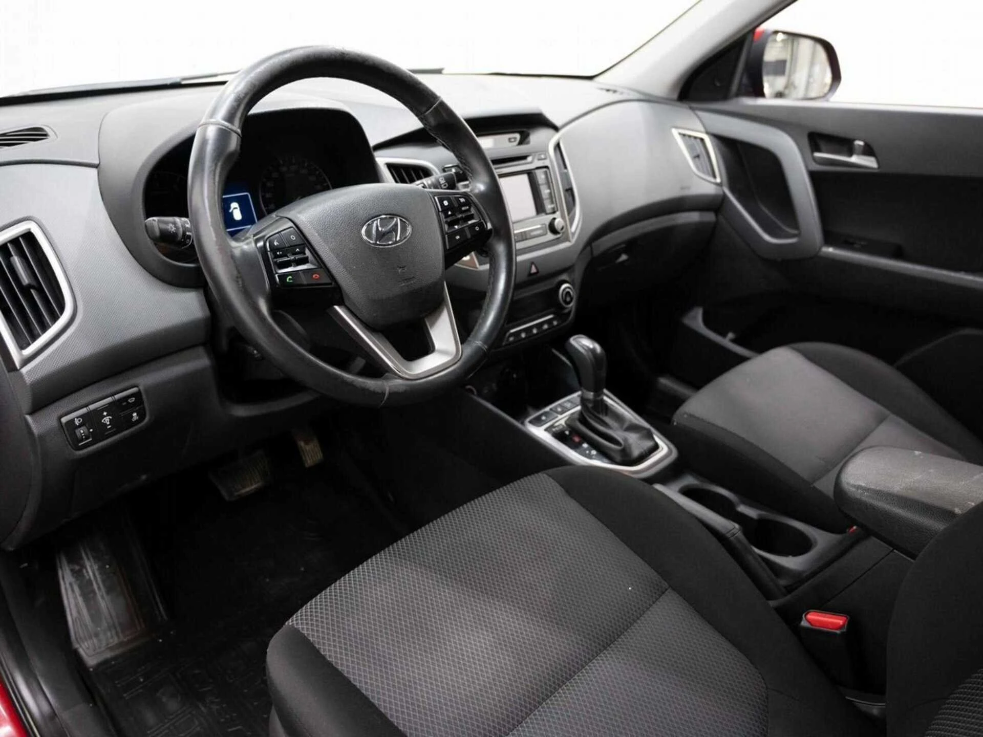 HYUNDAI CRETA, Красный, 2018, Автоматическая, 123 л.с., цена от 1 056 000 руб.