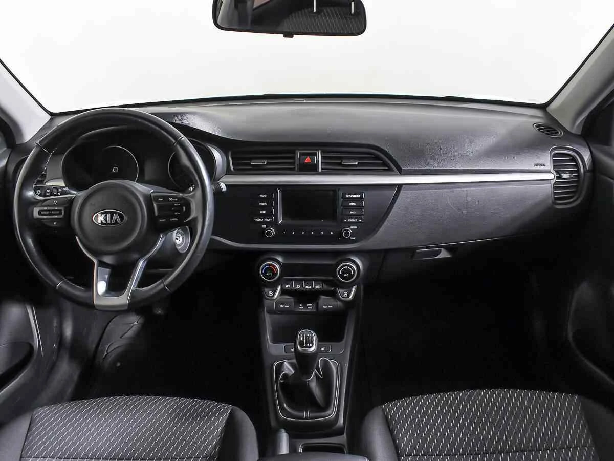 KIA X-Line, Белый, 2019, Механическая, 123 л.с., цена от 770 000 руб.
