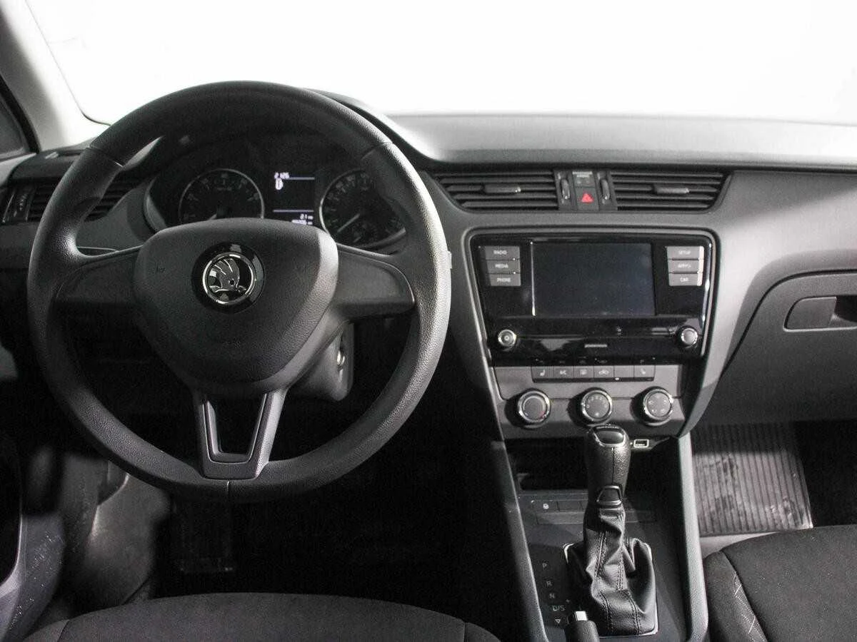 SKODA OCTAVIA, Черный, 2018, Автоматическая, 110 л.с., цена от 998 400 руб.