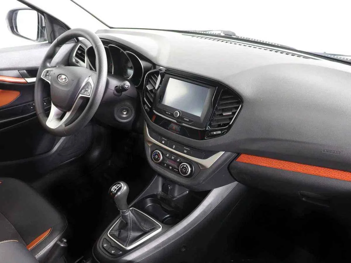 LADA Vesta SW Cross, Серебряный, 2019, Механическая, 122 л.с., цена от 770 000 руб.