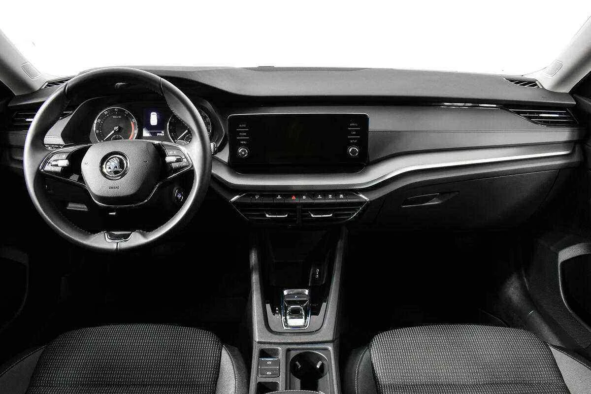Skoda Octavia, Серый, 2022, Робот, 150 л.с., цена от 2 500 000 руб.