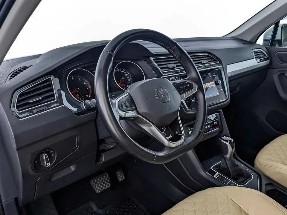 VOLKSWAGEN TIGUAN, Белый, 2020, Робот, 150 л.с., цена от 1 913 600 руб.