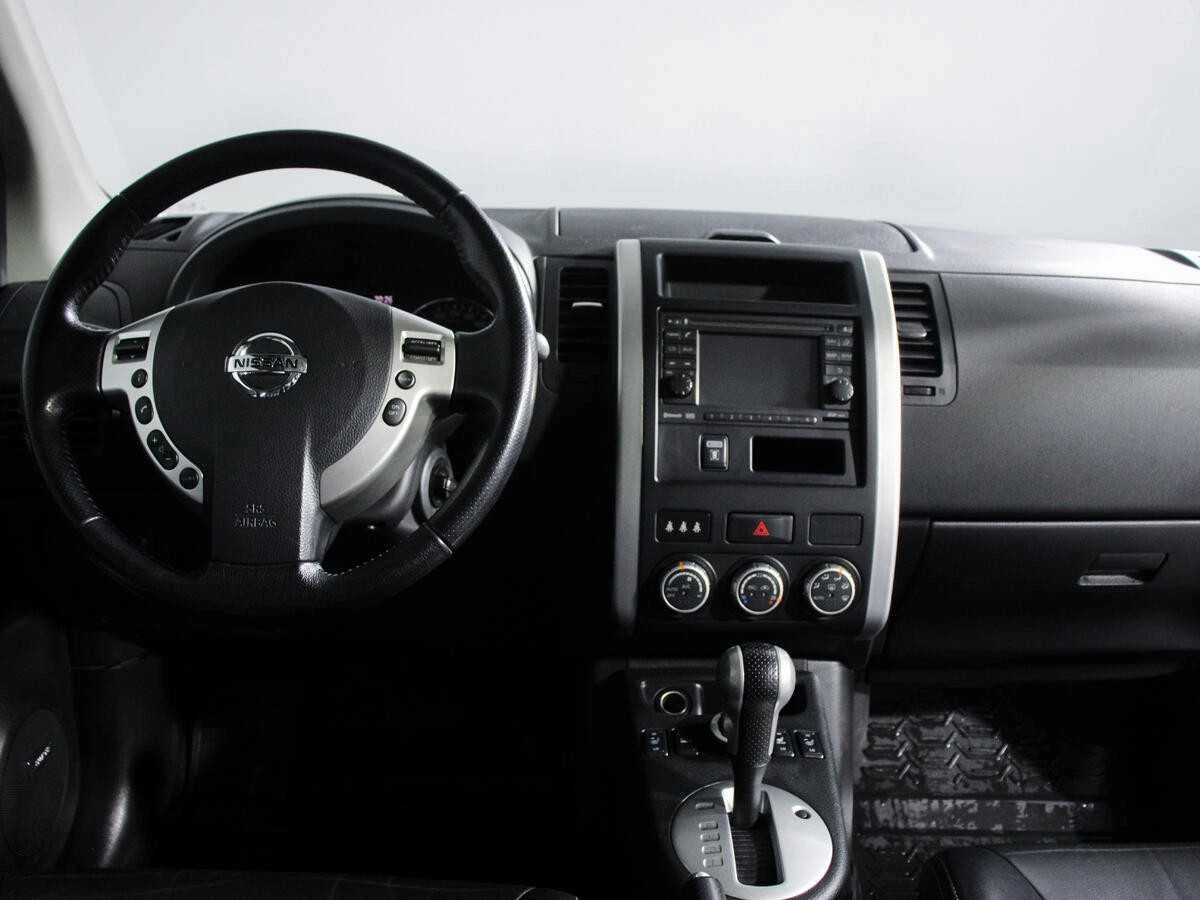 NISSAN X-TRAIL, Серебряный, 2014, Вариатор, 141 л.с., цена от 1 016 000 руб.