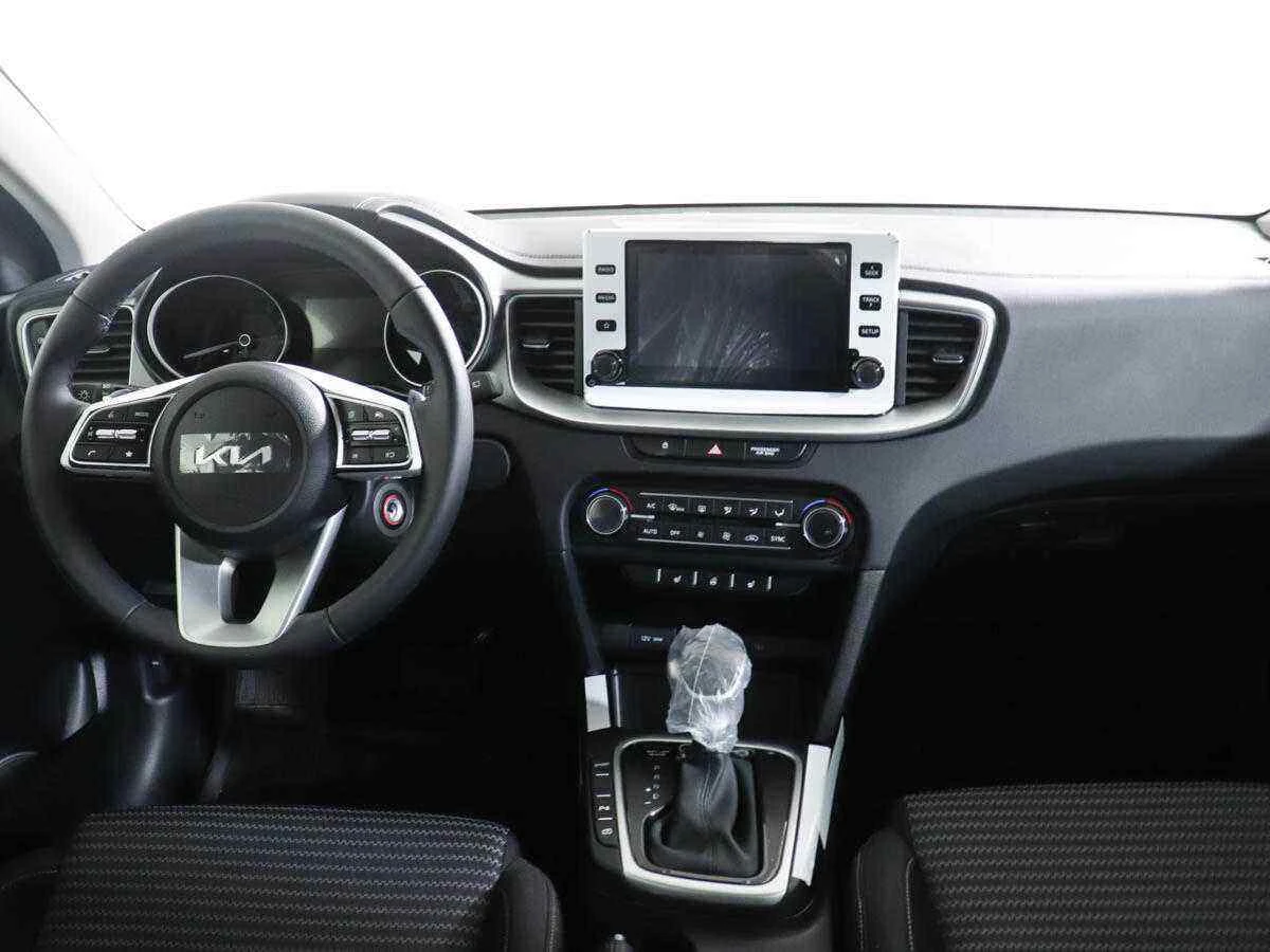 KIA Ceed, Белый, 2022, Автоматическая, 128 л.с., цена от 1 500 000 руб.