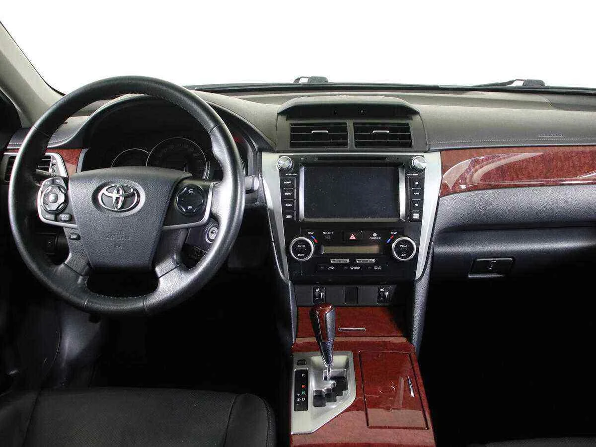 Toyota Camry, Белый, 2014, Автоматическая, 181 л.с., цена от 939 000 руб.