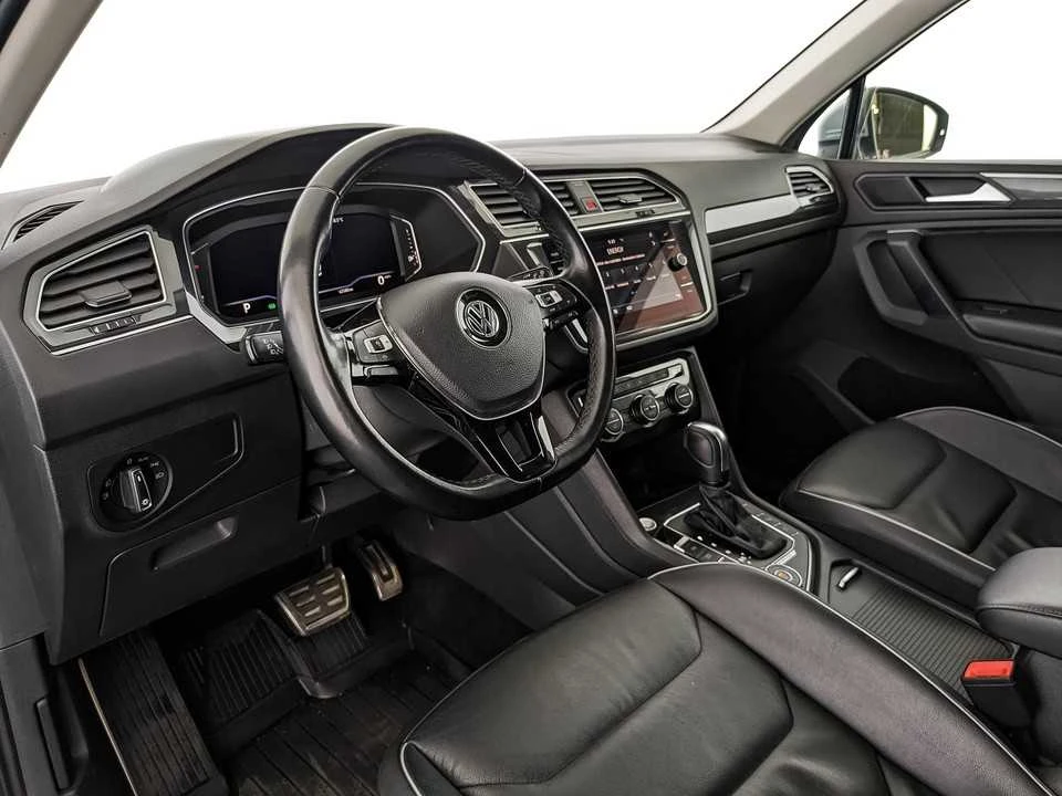 VOLKSWAGEN TIGUAN, Серебряный, 2020, Робот, 150 л.с., цена от 2 444 800 руб.