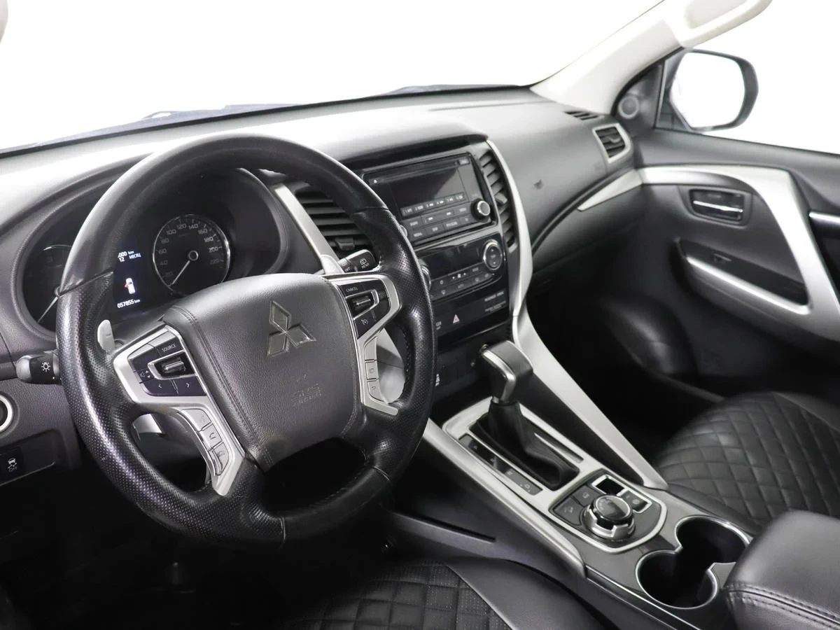Mitsubishi Pajero Sport, Серебряный, 2017, Автоматическая, 181 л.с., цена от 2 119 000 руб.