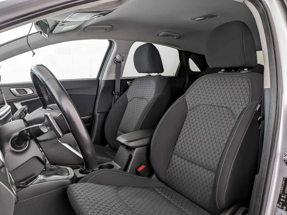 KIA CEED, Серебряный, 2018, Робот, 140 л.с., цена от 1 120 000 руб.