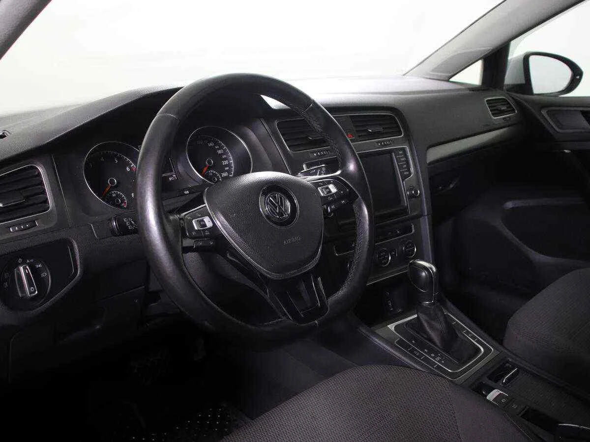 Volkswagen Golf, Белый, 2014, Автоматическая, 122 л.с., цена от 885 000 руб.