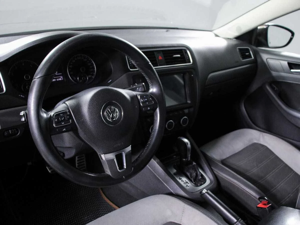 VOLKSWAGEN JETTA, Коричневый, 2013, Робот, 122 л.с., цена от 512 000 руб.