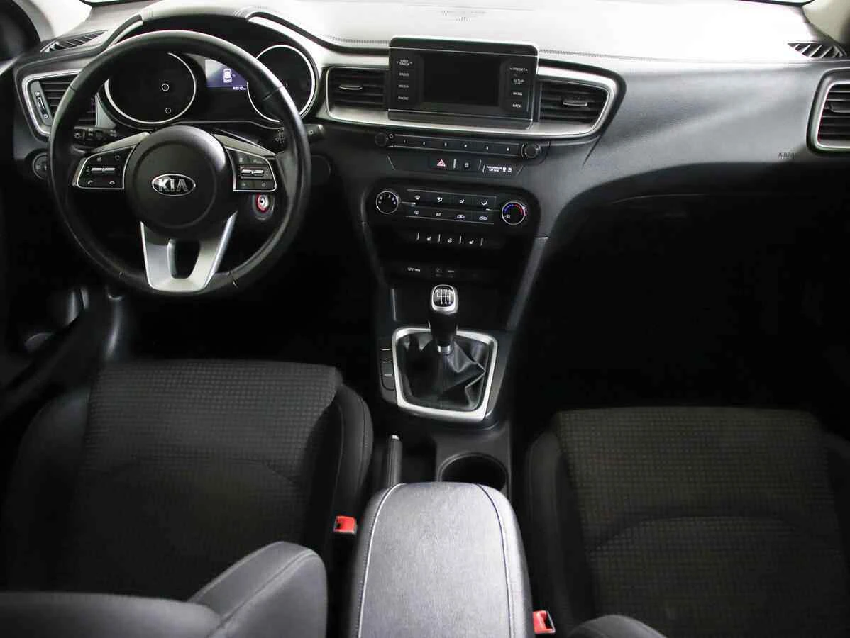 KIA Ceed, Белый, 2018, Механическая, 128 л.с., цена от 1 010 000 руб.