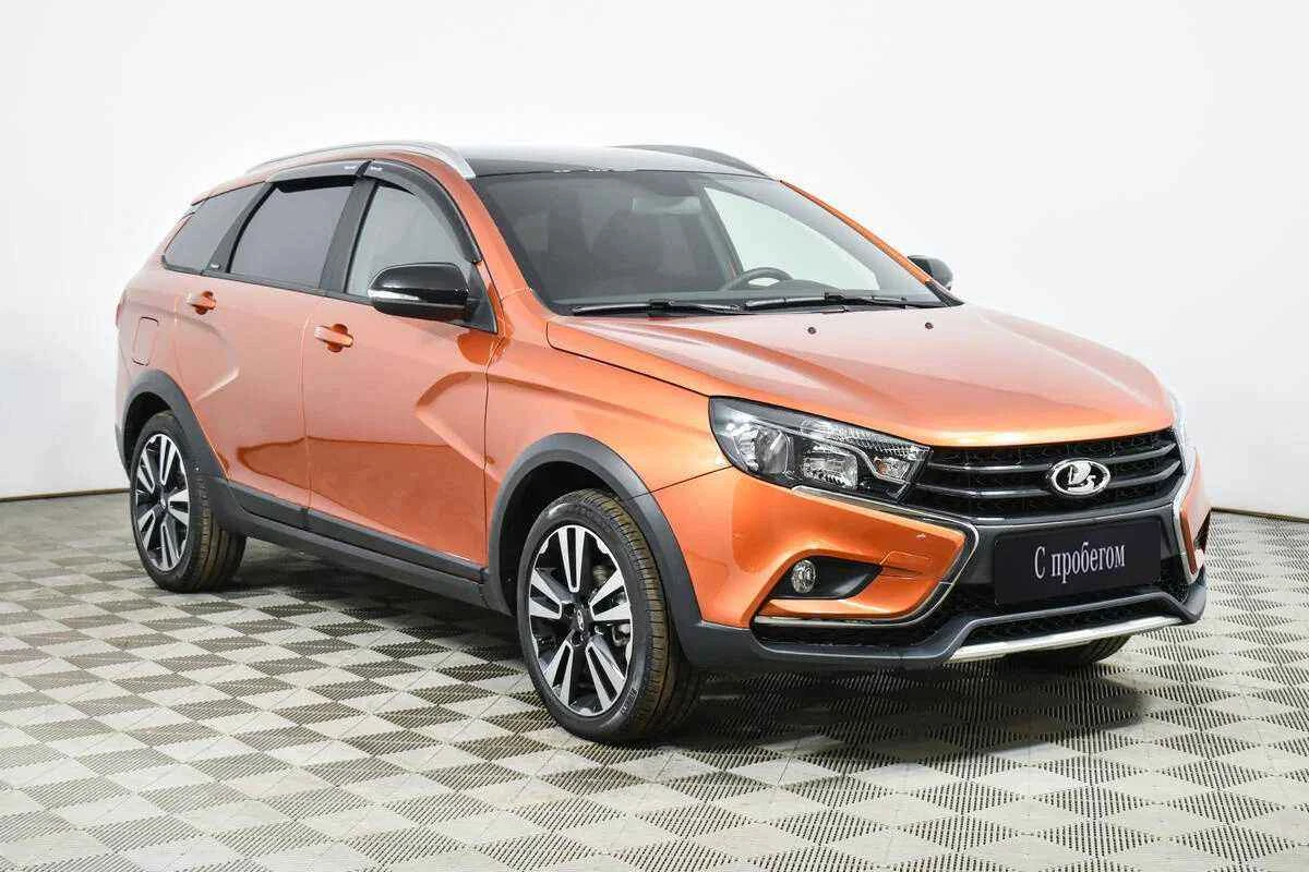 LADA Vesta SW Cross, Оранжевый, 2021, Механическая, 106 л.с., цена от 1 010 000 руб.
