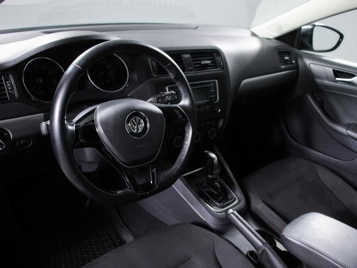 VOLKSWAGEN JETTA, Серый, 2016, Робот, 125 л.с., цена от 992 000 руб.
