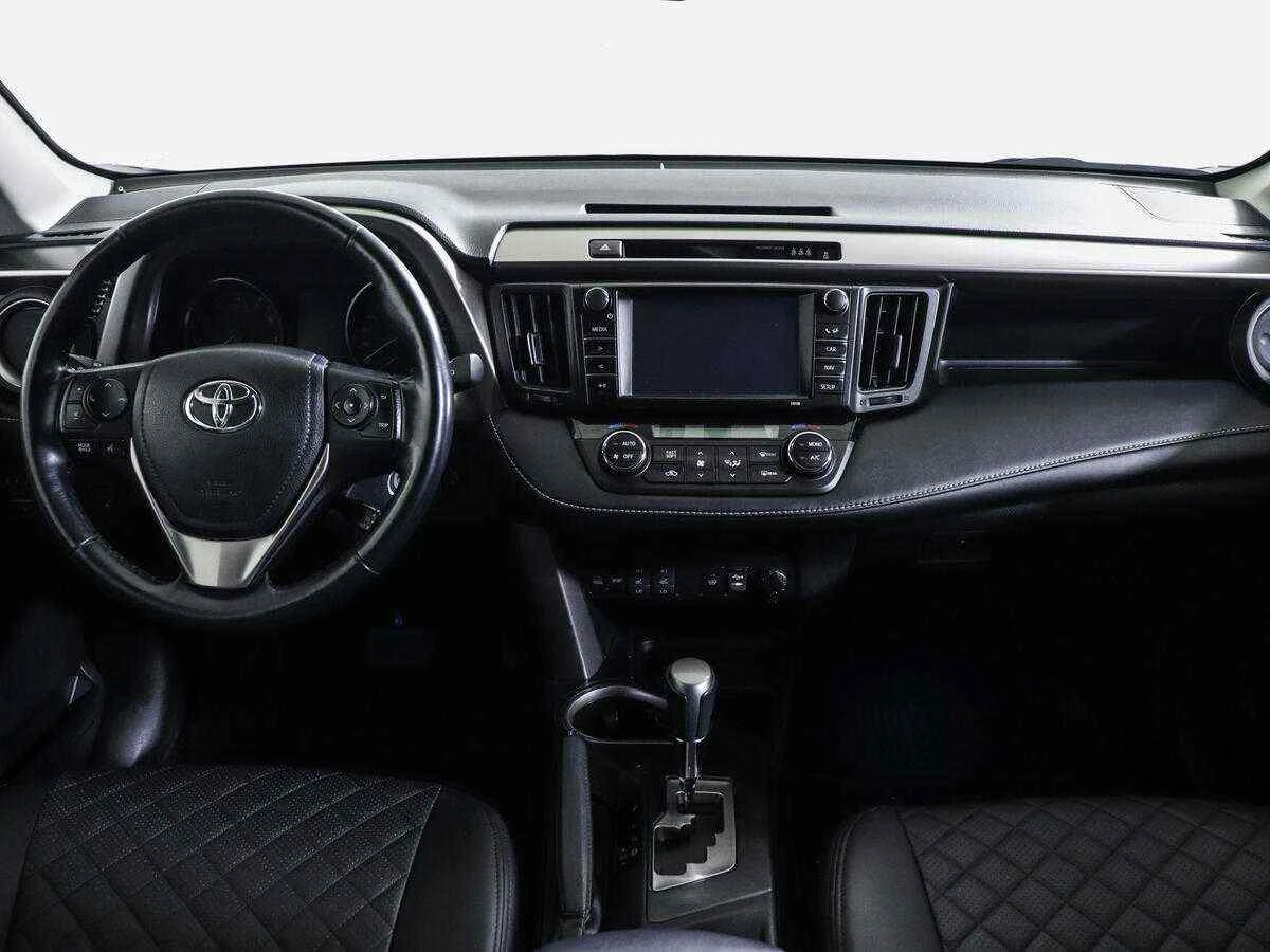 Toyota RAV 4, Белый, 2017, Автоматическая, 180 л.с., цена от 1 788 000 руб.