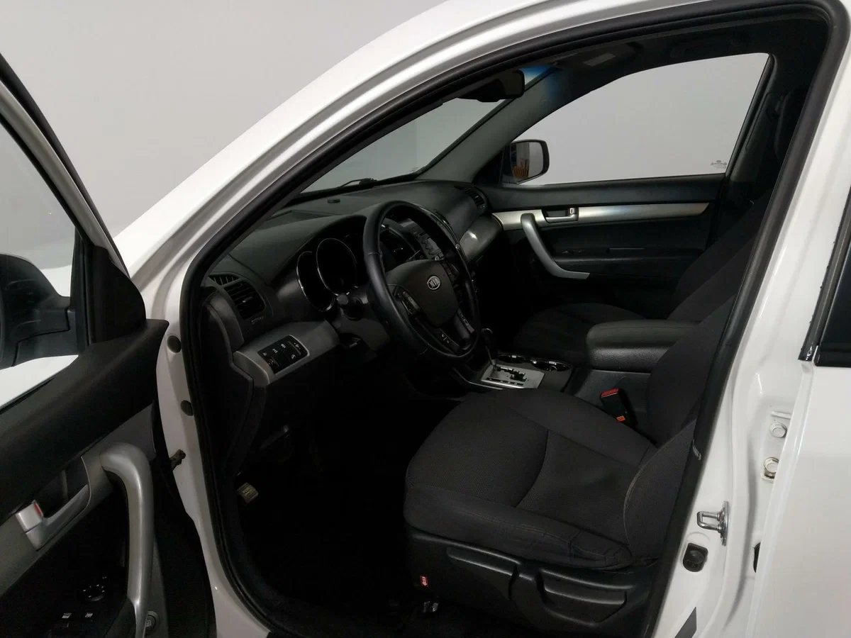 KIA Sorento, Белый, 2012, Автоматическая, 175 л.с., цена от 999 000 руб.