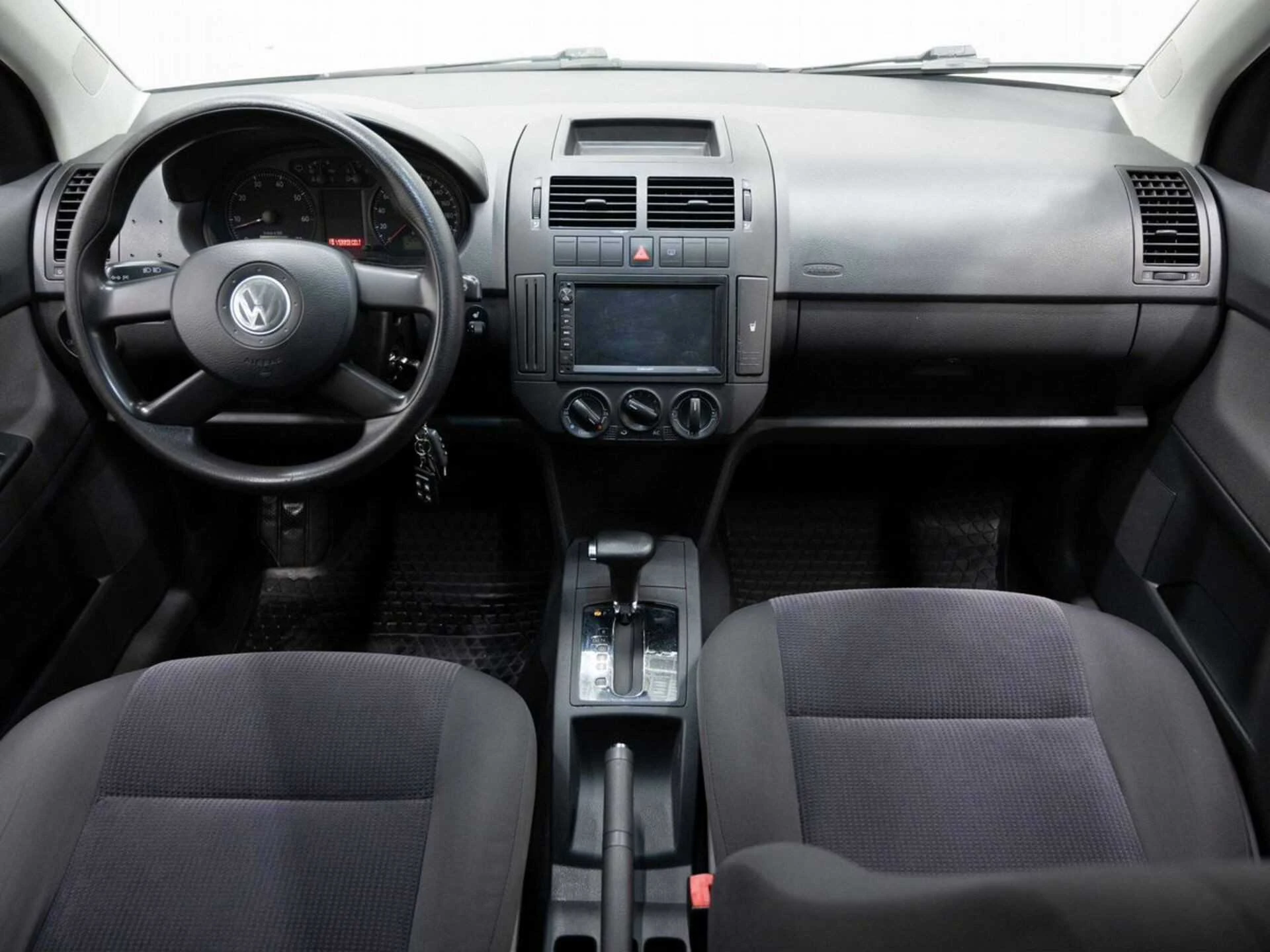 VOLKSWAGEN POLO, Серебряный, 2006, Автоматическая, 75 л.с., цена от 380 800 руб.