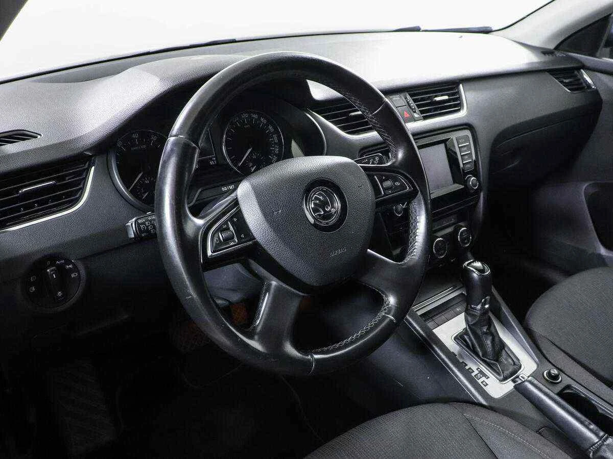 Skoda Octavia, Белый, 2013, Робот, 180 л.с., цена от 460 000 руб.