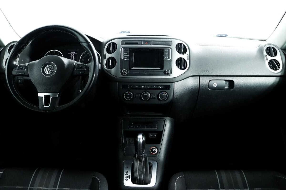 VOLKSWAGEN TIGUAN, Белый, 2016, Робот, 150 л.с., цена от 924 000 руб.