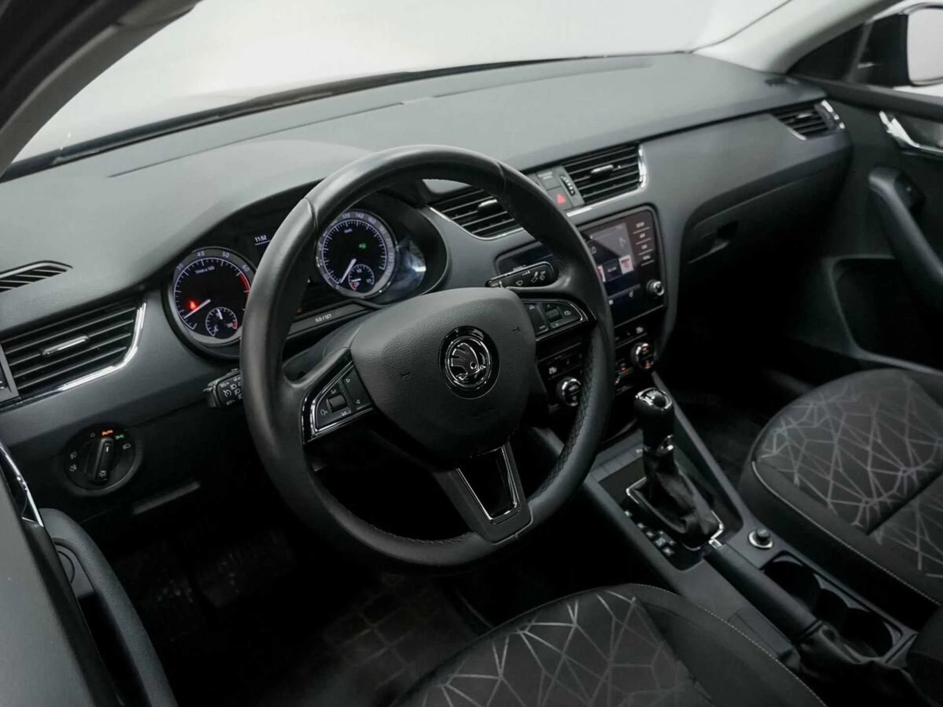 SKODA OCTAVIA, Черный, 2019, Робот, 150 л.с., цена от 1 088 000 руб.