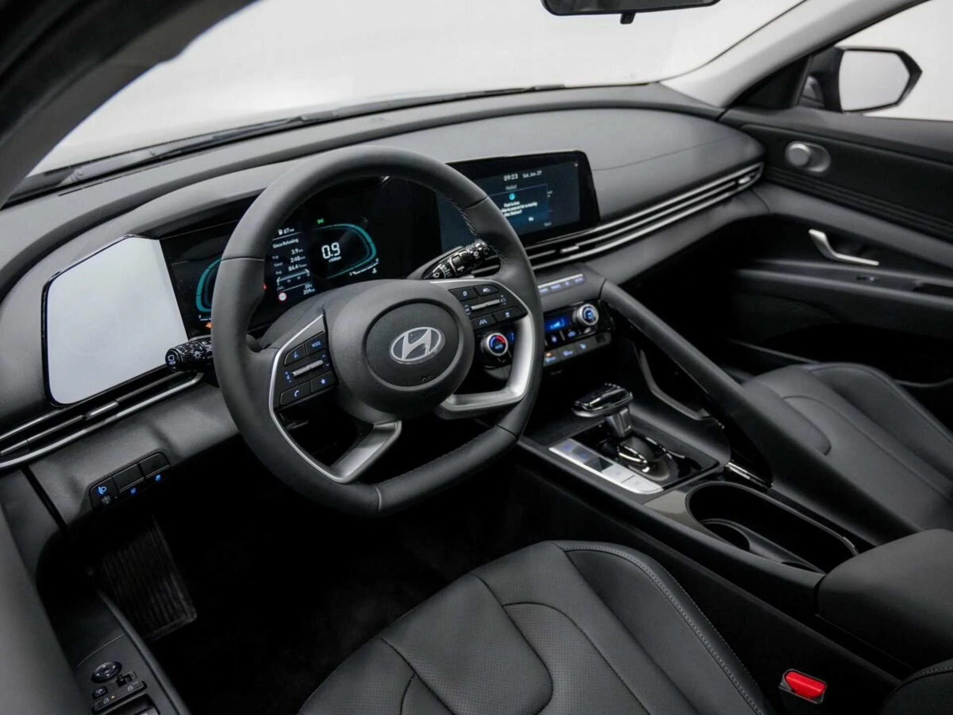 HYUNDAI ELANTRA, Зеленый, 2023, Вариатор, 115 л.с., цена от 1 567 200 руб.