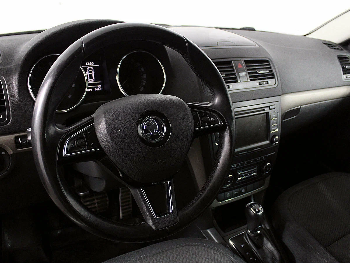 Skoda Yeti, Белый, 2014, Робот, 152 л.с., цена от 889 000 руб.