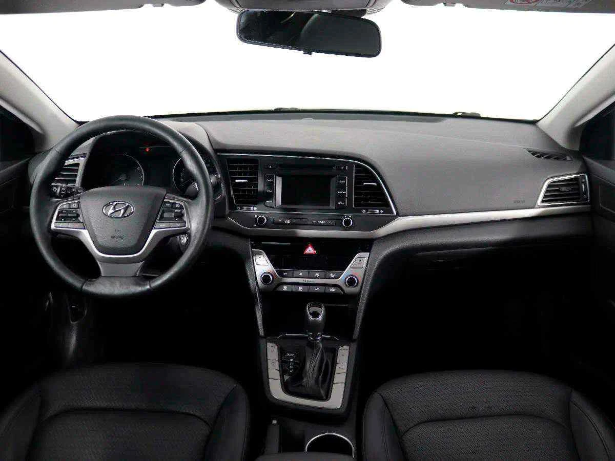 Hyundai Elantra, Серебряный, 2016, Автоматическая, 150 л.с., цена от 882 000 руб.