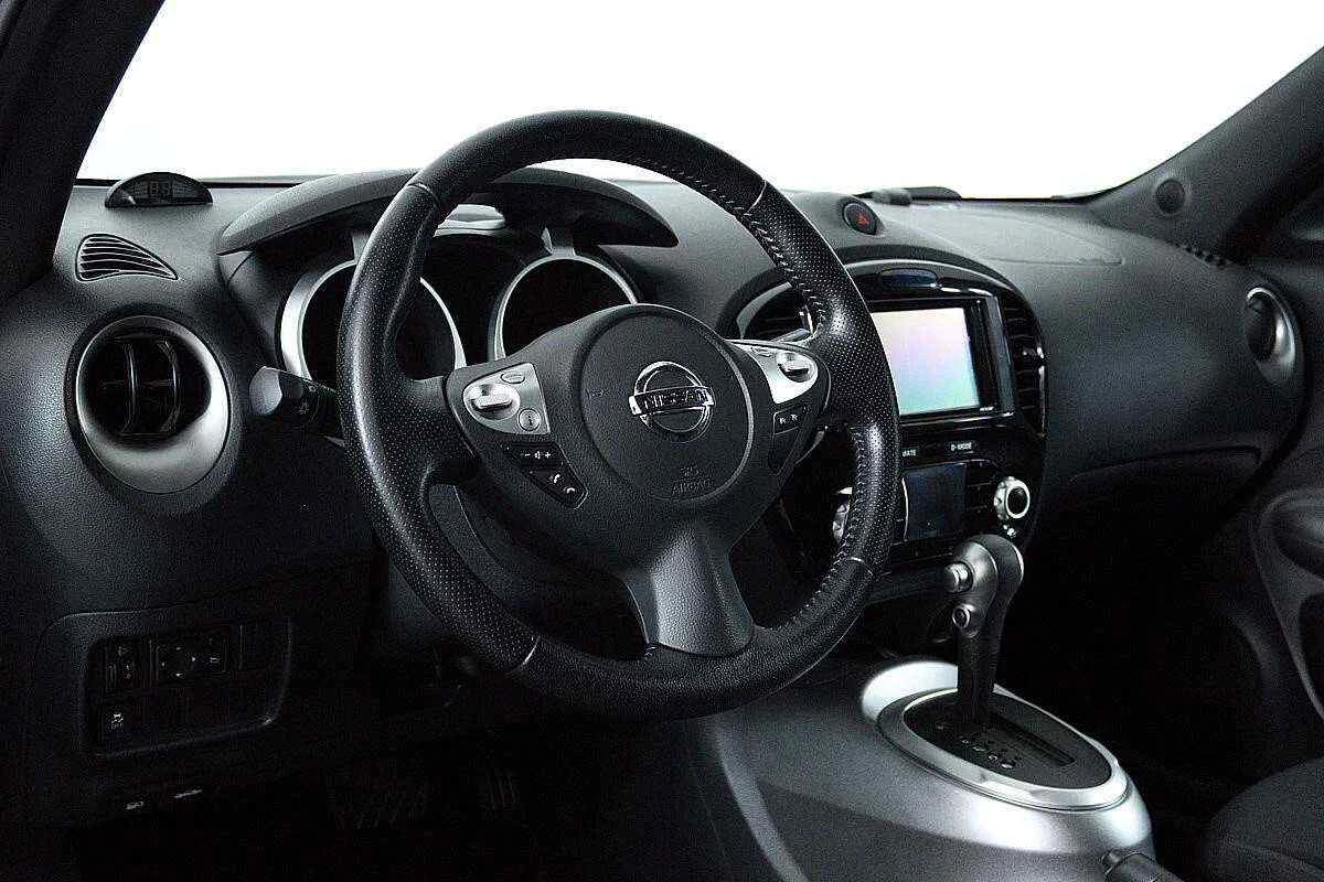 Nissan Juke, Серый, 2015, Вариатор, 117 л.с., цена от 890 000 руб.