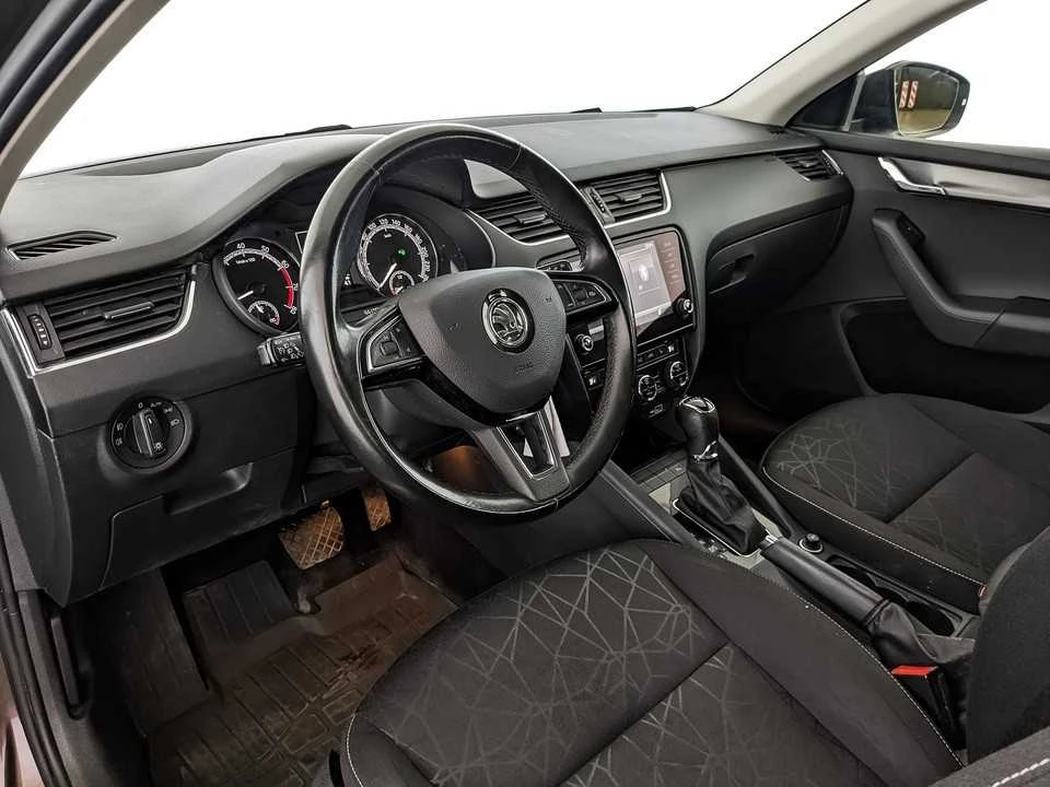 SKODA OCTAVIA, Коричневый, 2018, Робот, 150 л.с., цена от 1 279 200 руб.