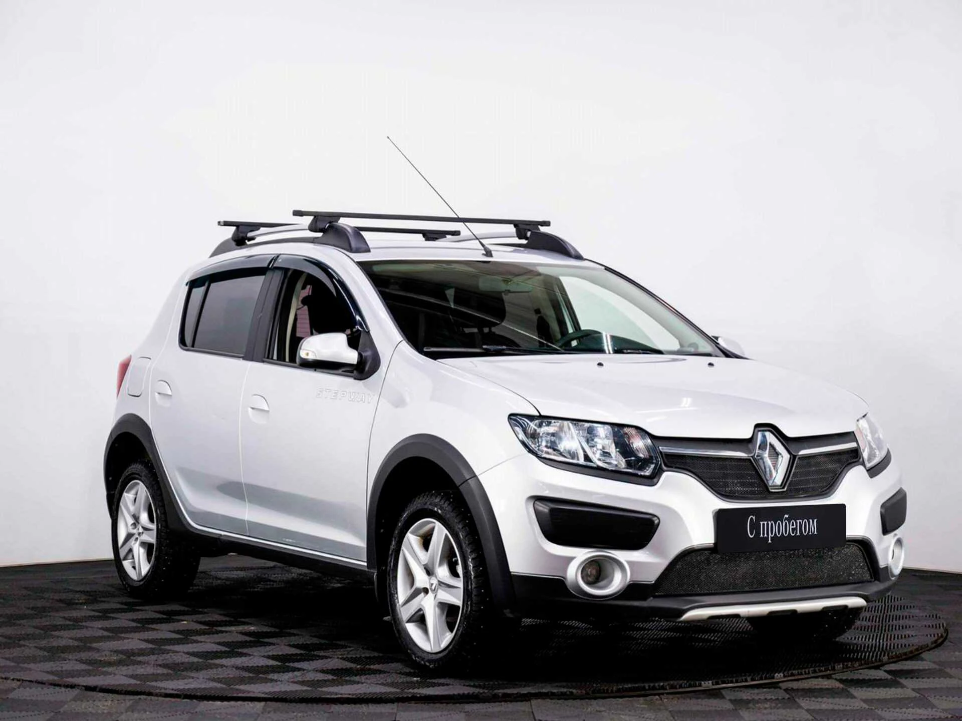 RENAULT SANDERO, Белый, 2016, Механическая, 82 л.с., цена от 832 000 руб.