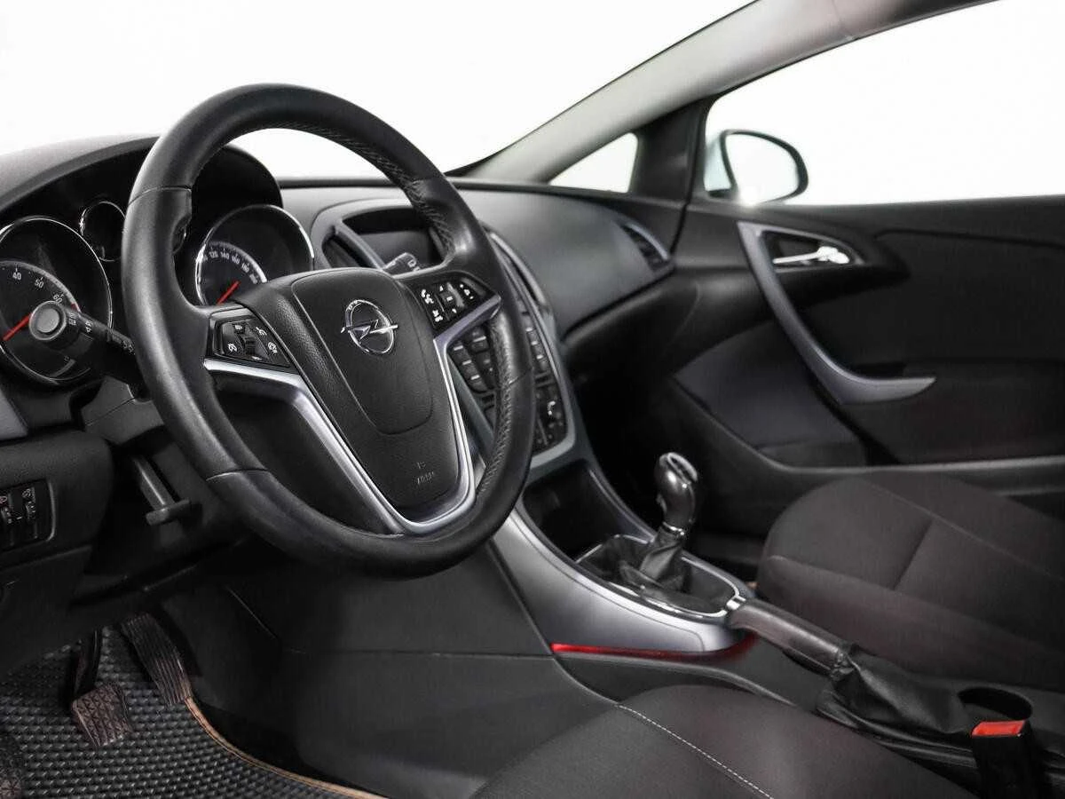 OPEL ASTRA, Серебряный, 2012, Механическая, 140 л.с., цена от 415 200 руб.