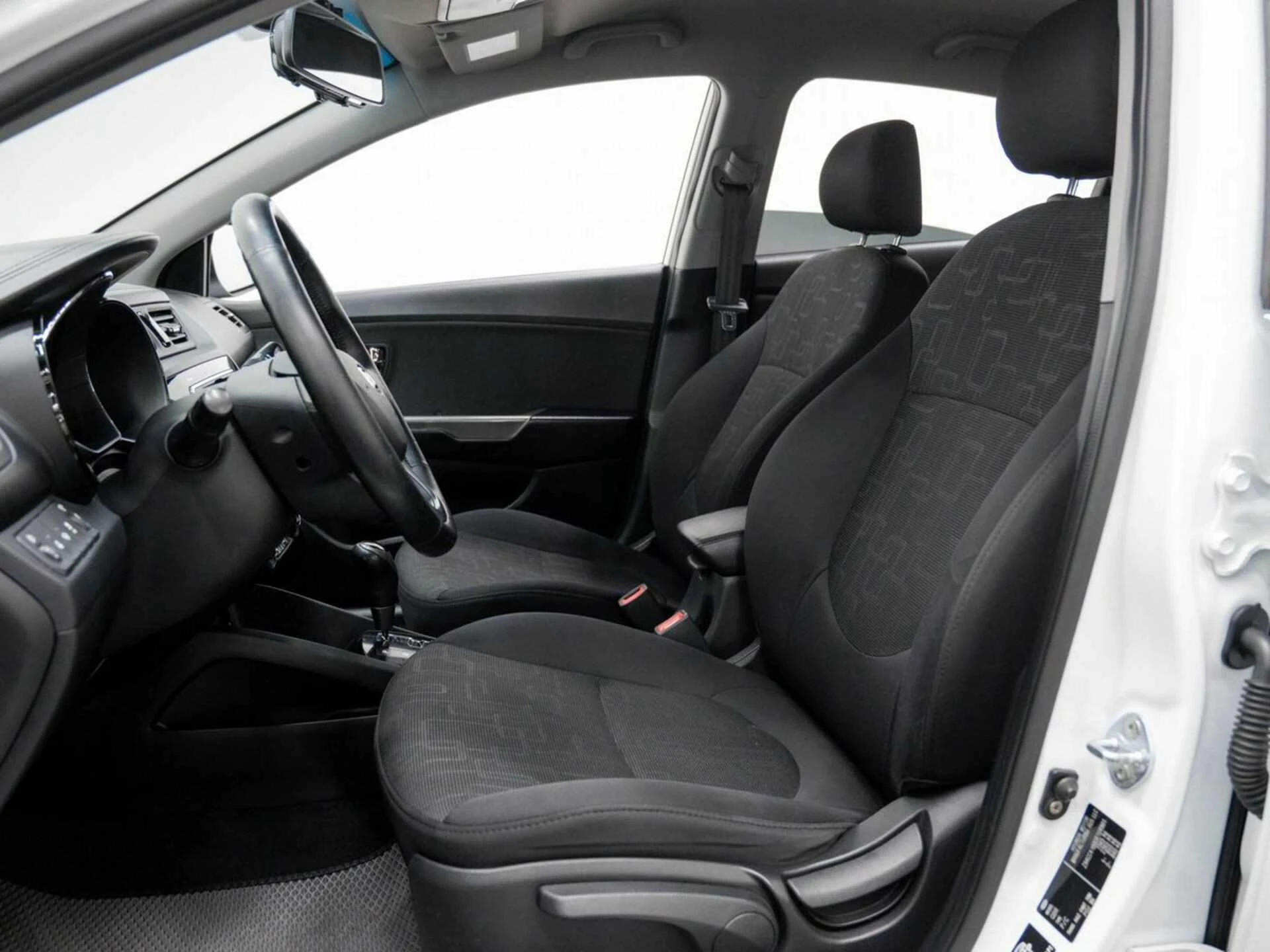 KIA RIO, Белый, 2012, Автоматическая, 123 л.с., цена от 736 000 руб.