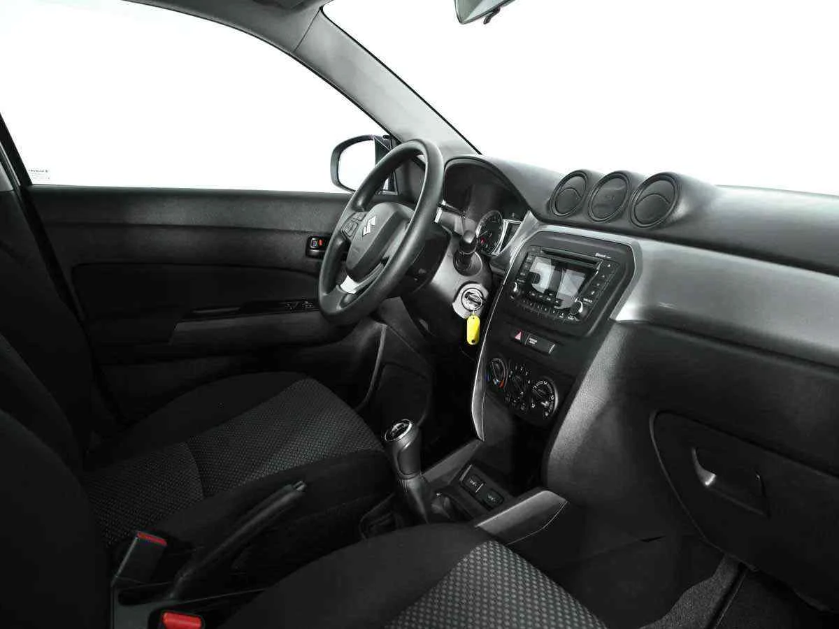 Suzuki Vitara, Серебряный, 2016, Механическая, 117 л.с., цена от 1 065 000 руб.