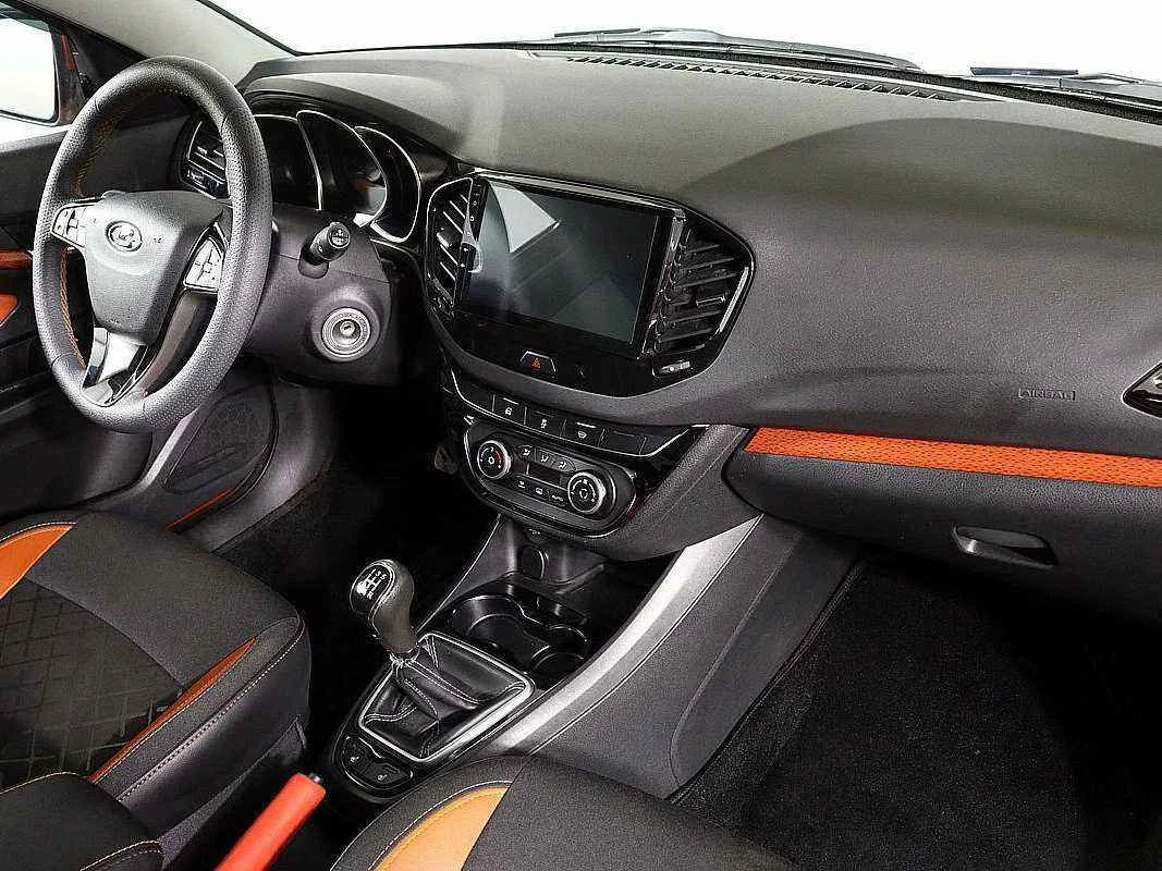 LADA Vesta SW Cross, Оранжевый, 2017, Механическая, 122 л.с., цена от 496 000 руб.